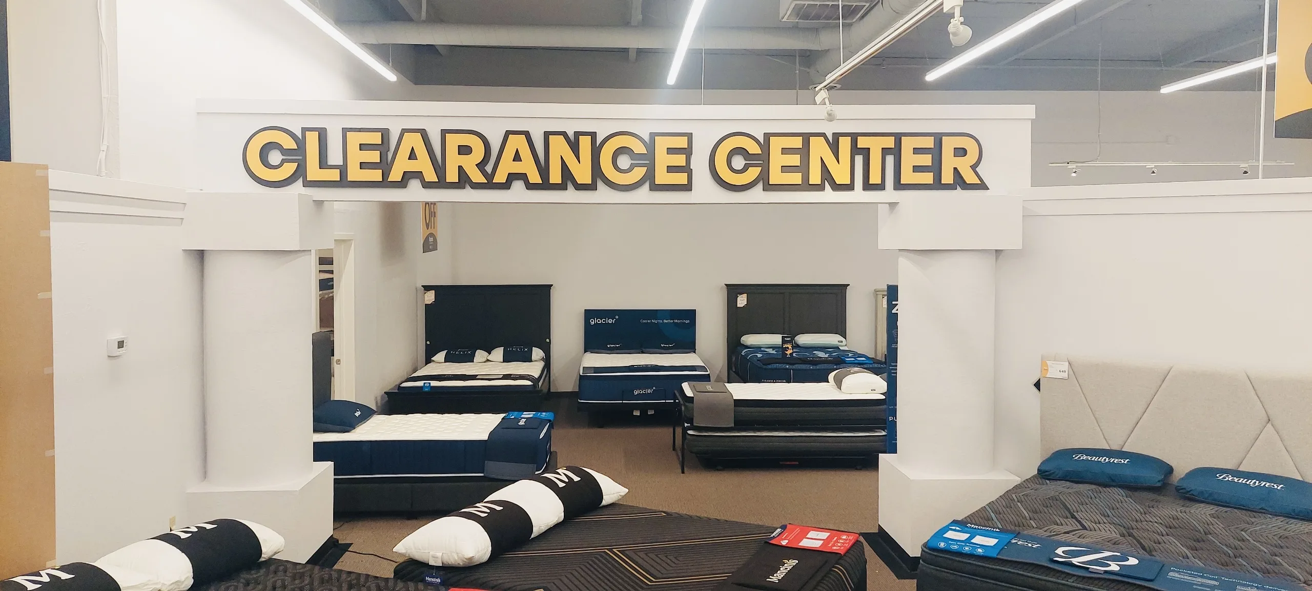 Mancini’s Sleepworld Clearance Center dimensional letters wide view — Clear Line Signs San Jose